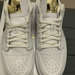 Air Jordan Retro 1 Low SE sz 8